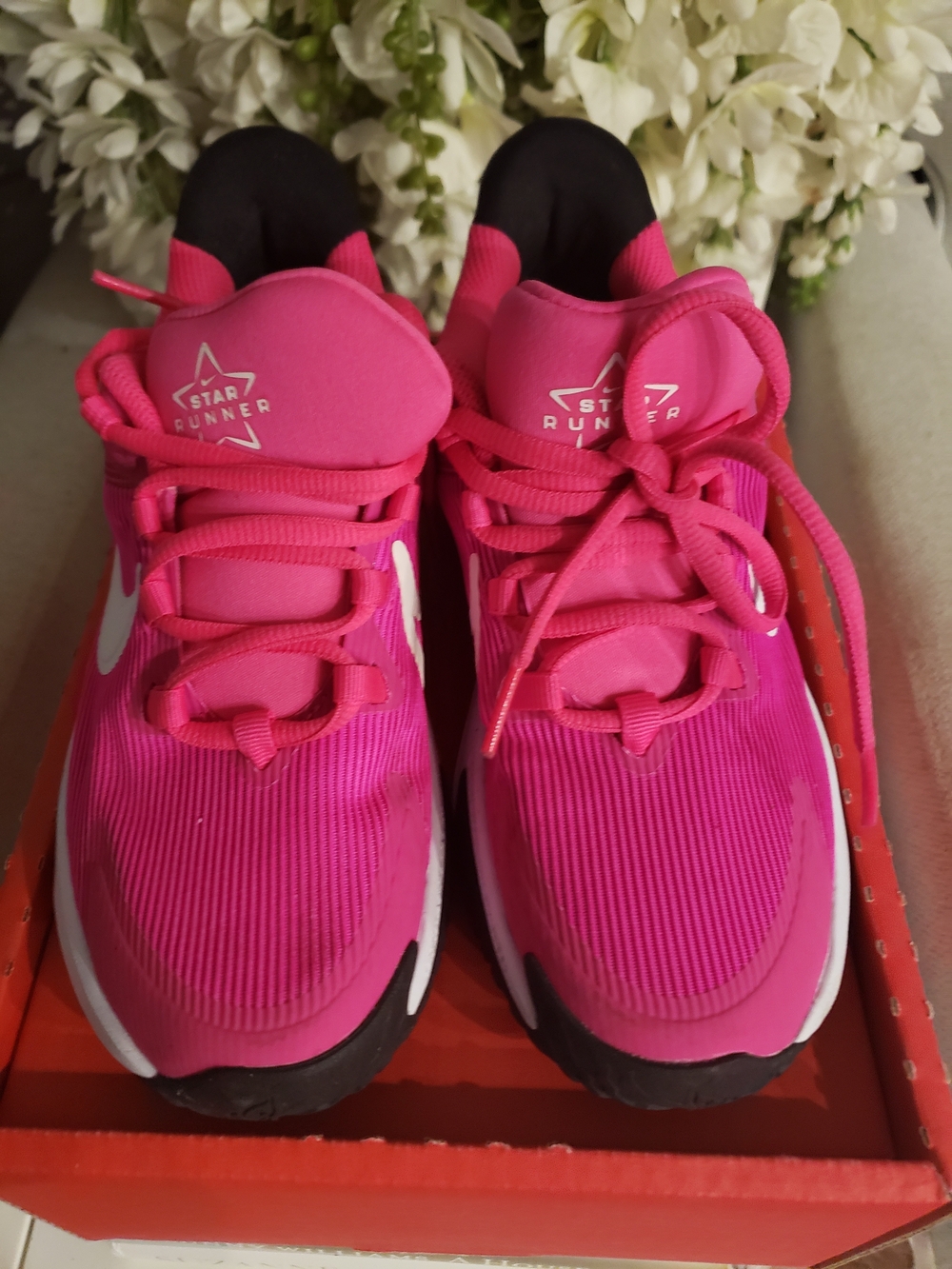 Nike Kids Hot Pink Star Runner Sneakers